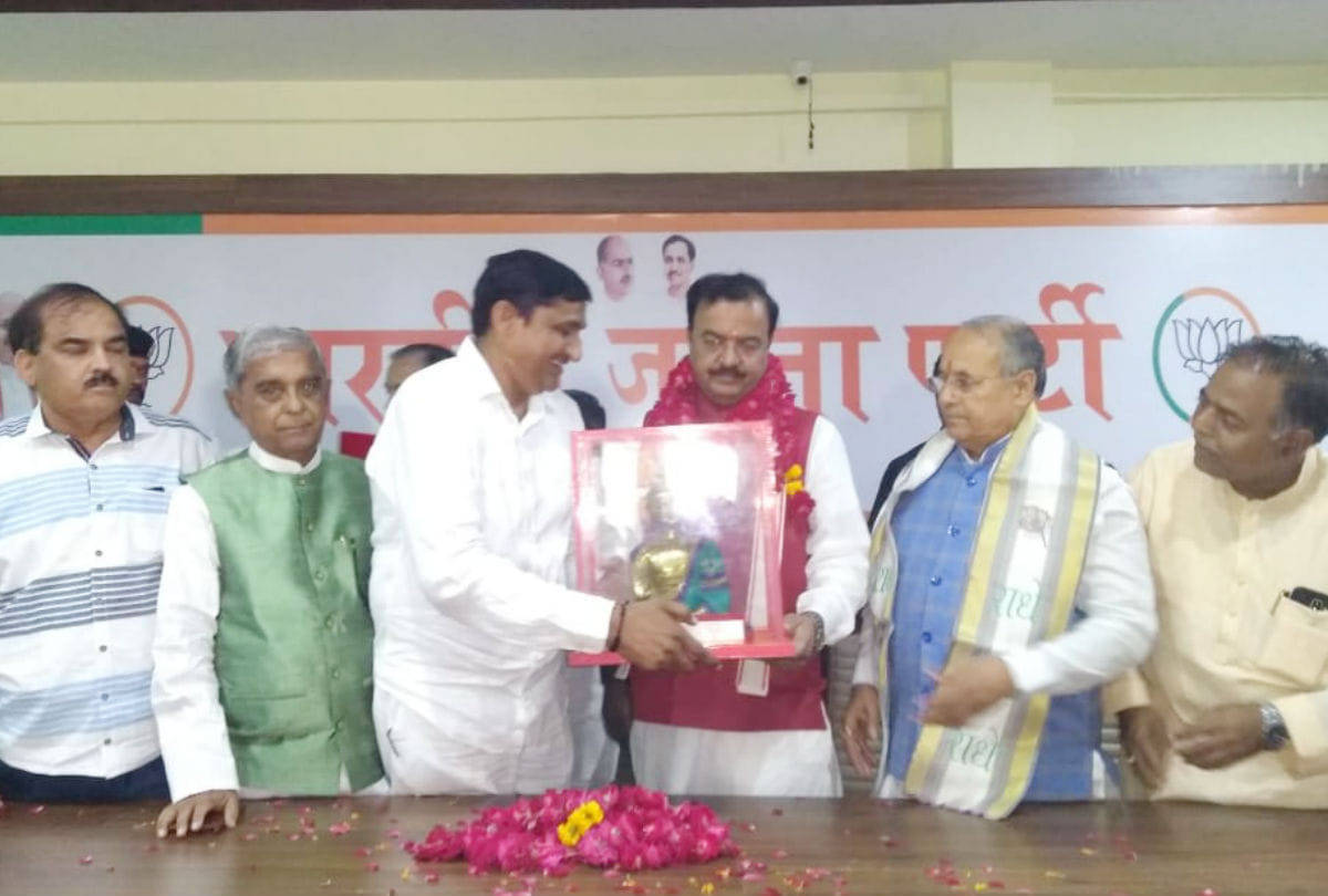 Up Deputy Cm Keshav Prasad Maurya Slams Akhilesh Yadav Over Rss