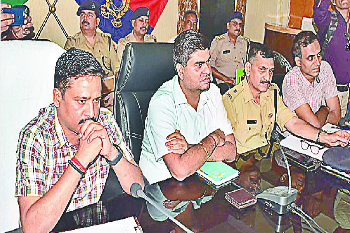 Sensitive places of city and has started sieges of 132 accused before ayodhya decision