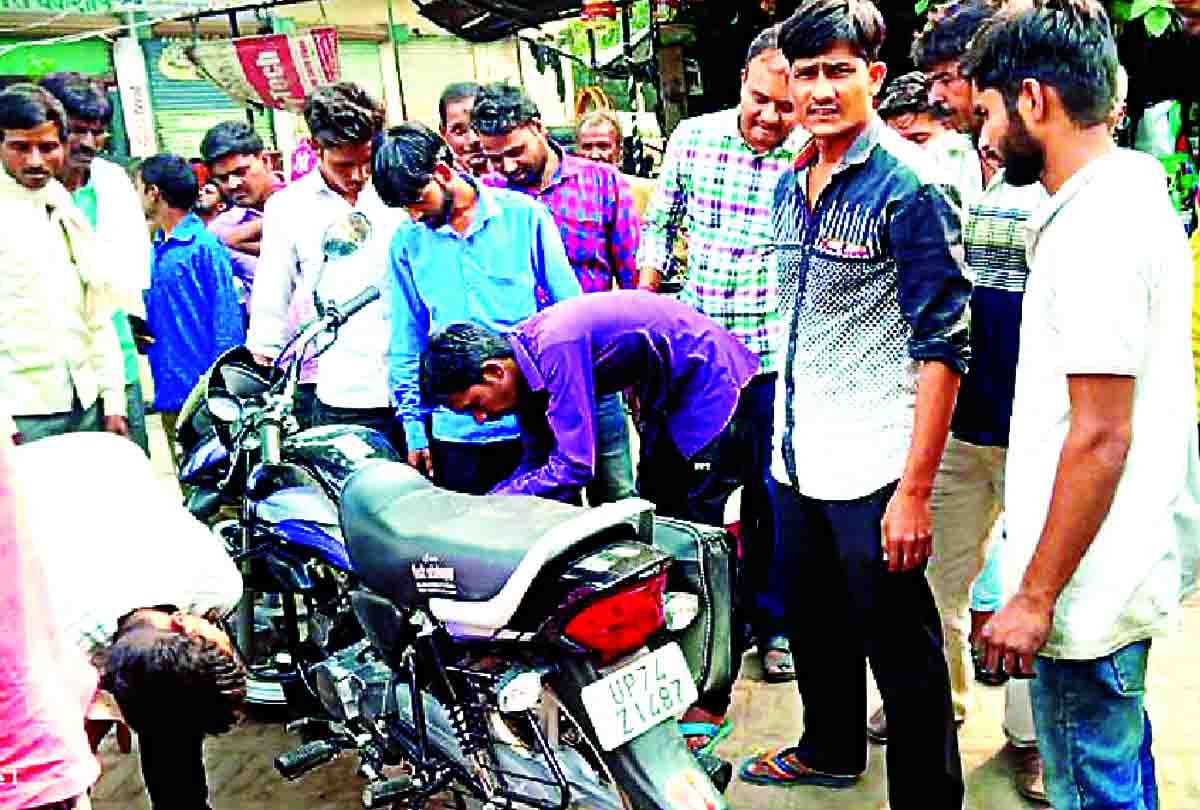 awkward situation when he saw snake on bike