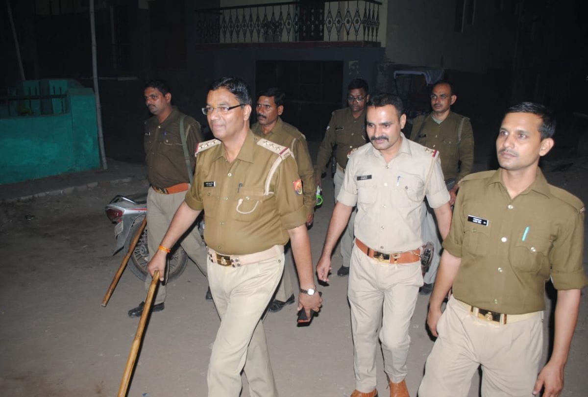 Clash Between Two Groups in Mathura Six Injured Crime News