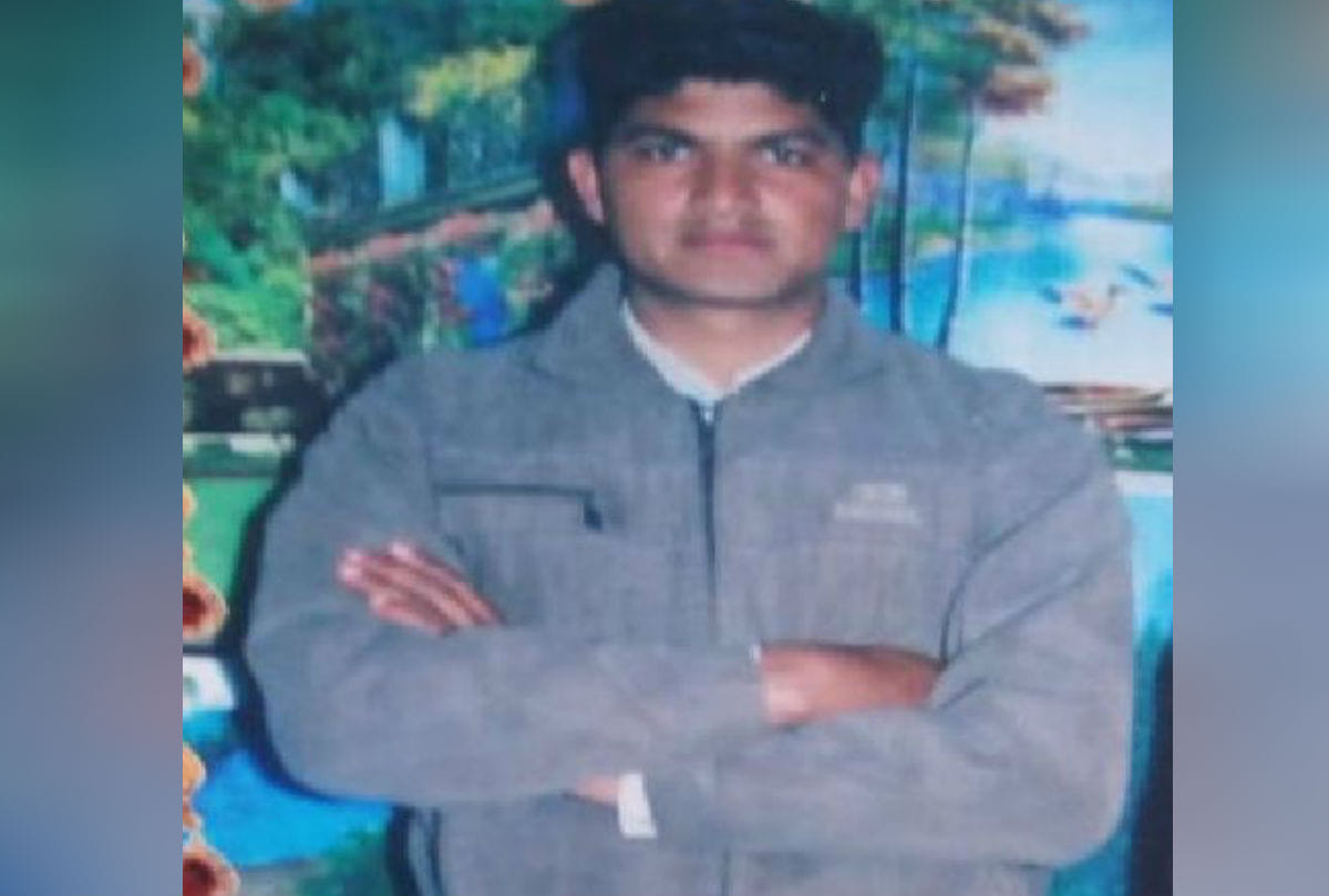 Assam Rifles Soldier Died in Road Accident Five Injured in Etah