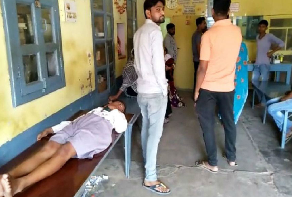 Teacher Punishment Student Drunk Water in Tundla Firozabad