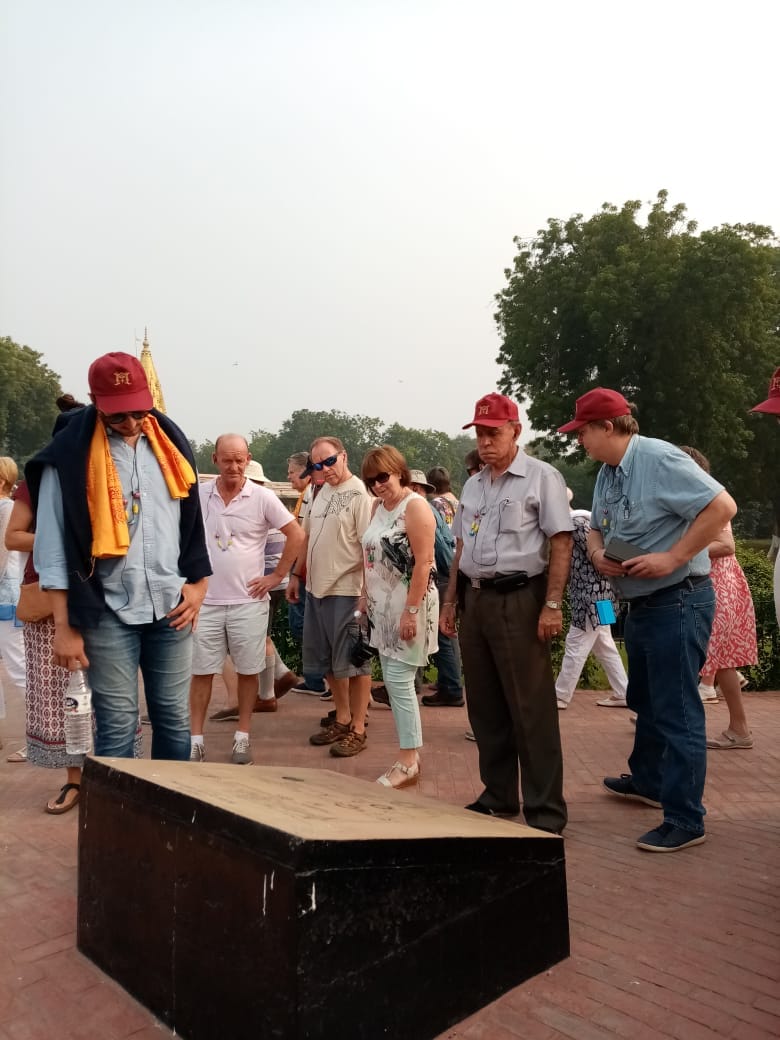 Foreign tourists come to varanasi by special train