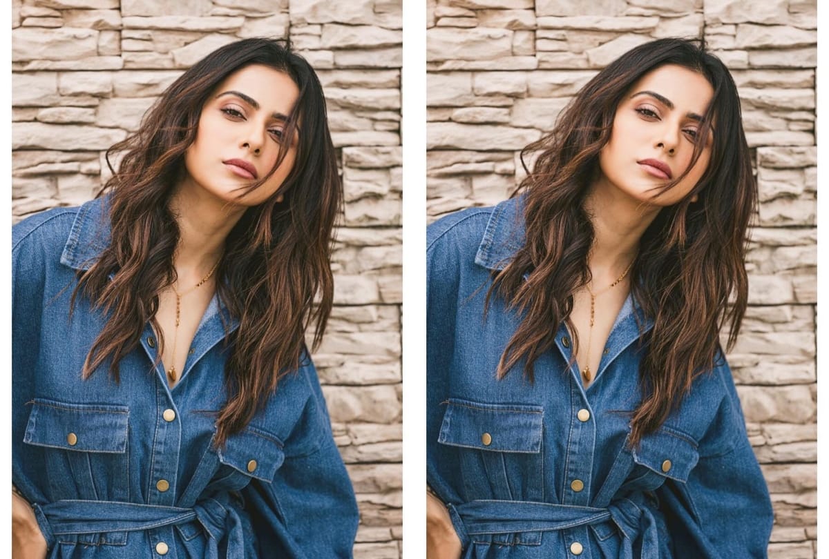 rakul preet singh jumpsuit perfect for day outing with friends