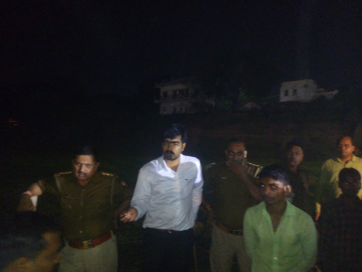 People returning after performing Chhath Puja fell in the swamp, there was chaos