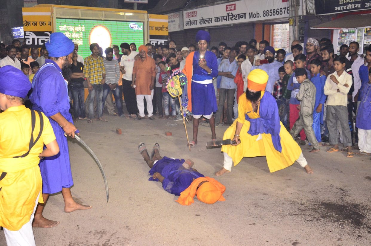 Sikh youth show off the tricks of Gatka