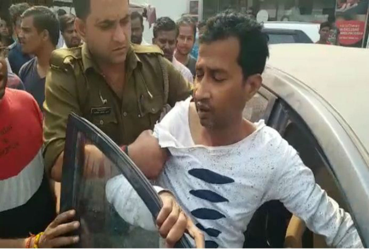 drunk man drive car over speed in kamla nagar agra