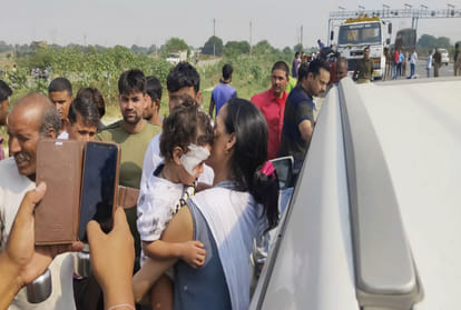 car accident on agra lucknow expressway in agra