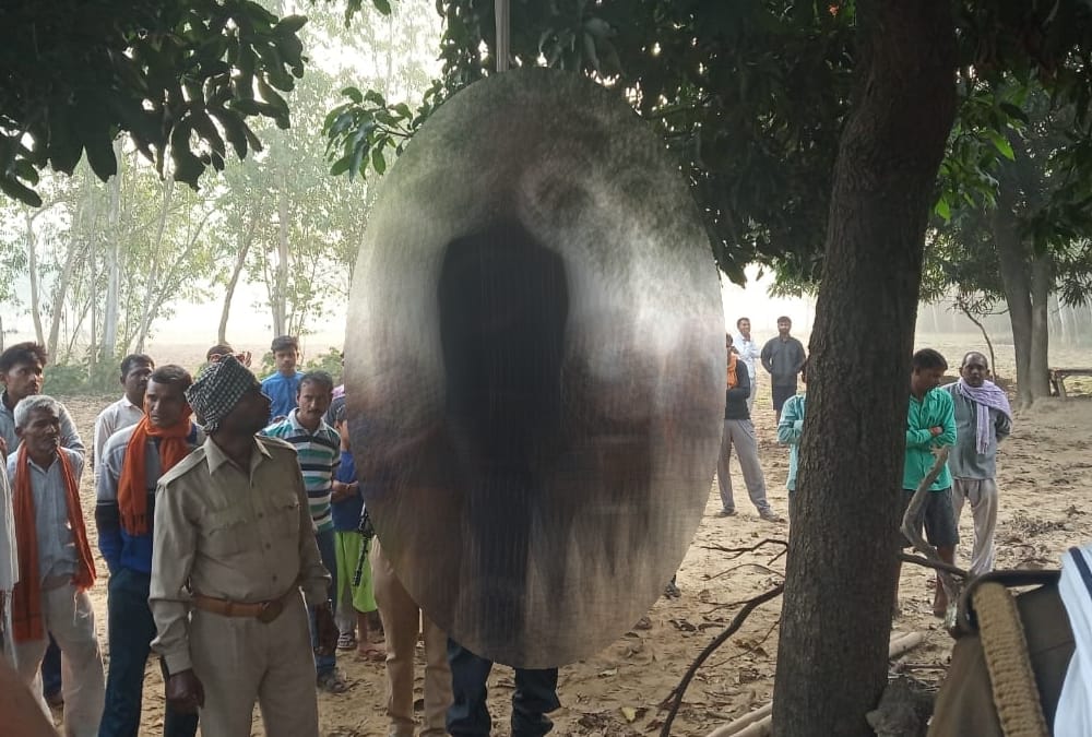 Bank's cashier's body found hanging from a tree in suspicious conditions