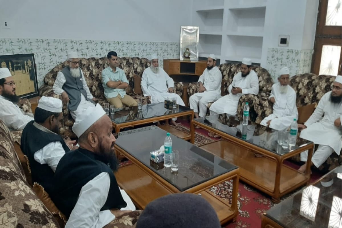 SSP dinesh kumar meeting with Ulama in Darul Uloom for possible decision on Ram temple