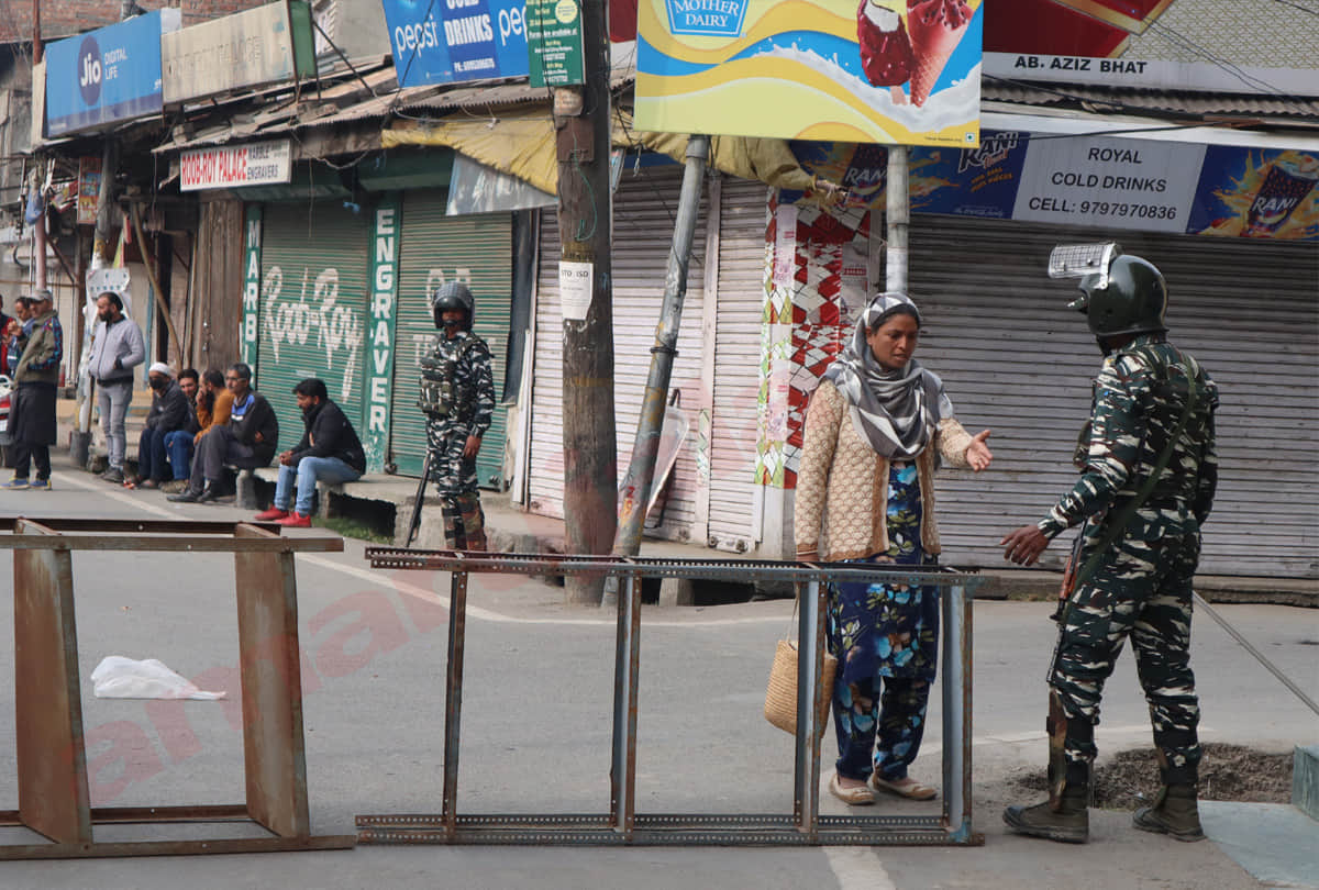 Restrictions imposed on Friday lifted from Srinagar, abrogation of provisions of Article 370