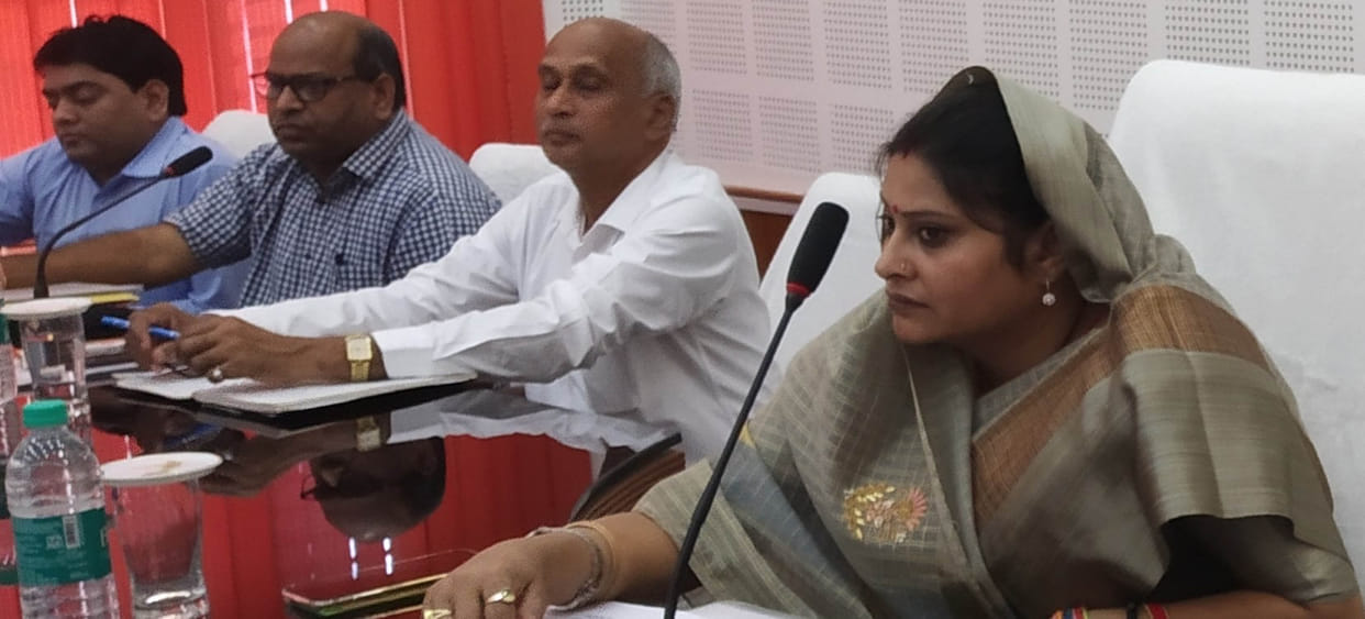 Negligence of officers echoed in district panchayat meeting