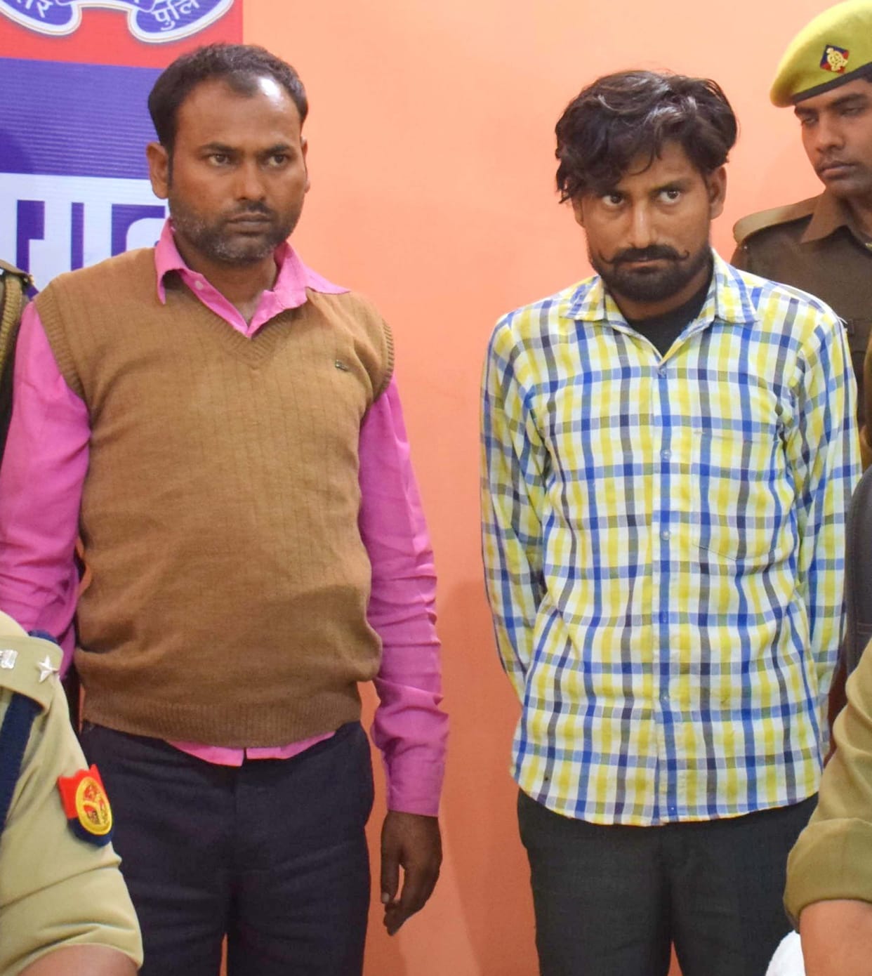 Pratapgarh: Lekhpal's son turns out to be a smuggler