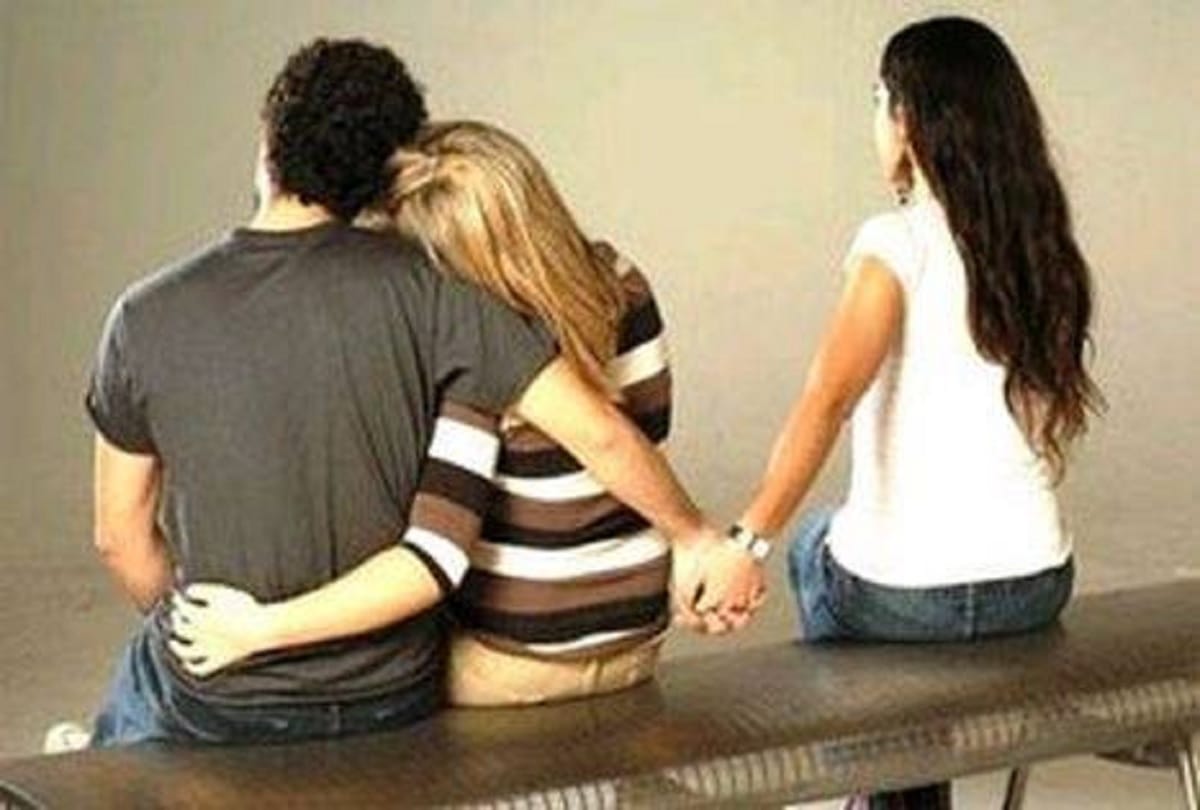 Jharkhand: wives got cheated in marriage and made a deal divided husband for three days