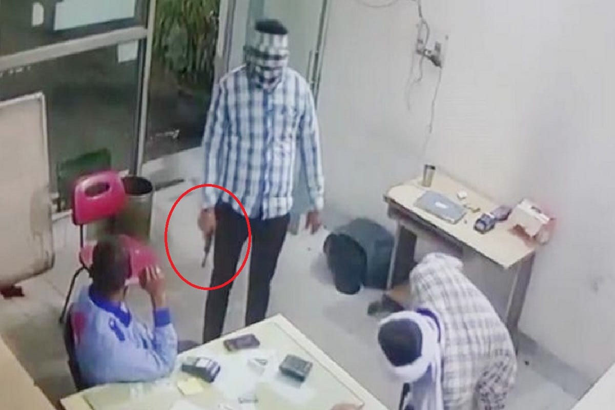 Crooks absconding robbery of Rs 27 thousand from petrol pump in Muzaffarnagar city