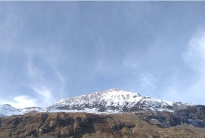 Himachal Weather Update Rain in different parts of state Snowfall at peaks