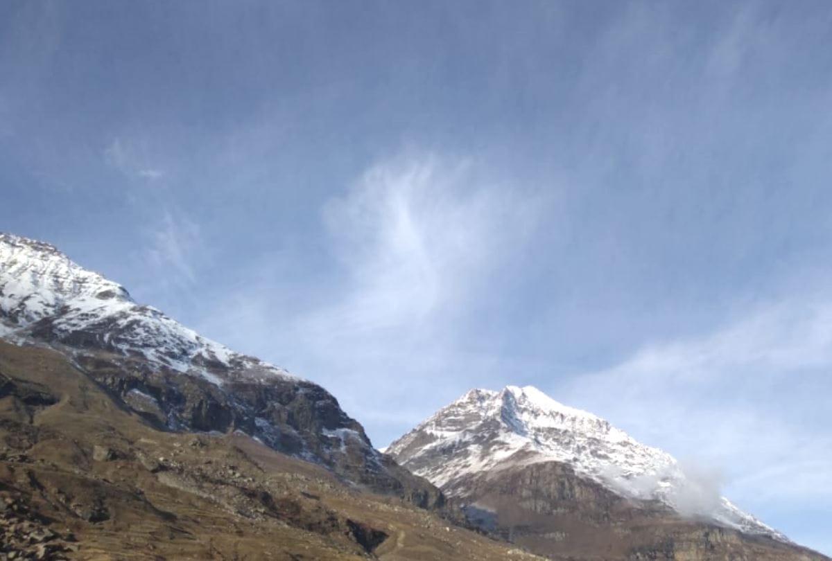 Snowfall at Rohtang, live photos.