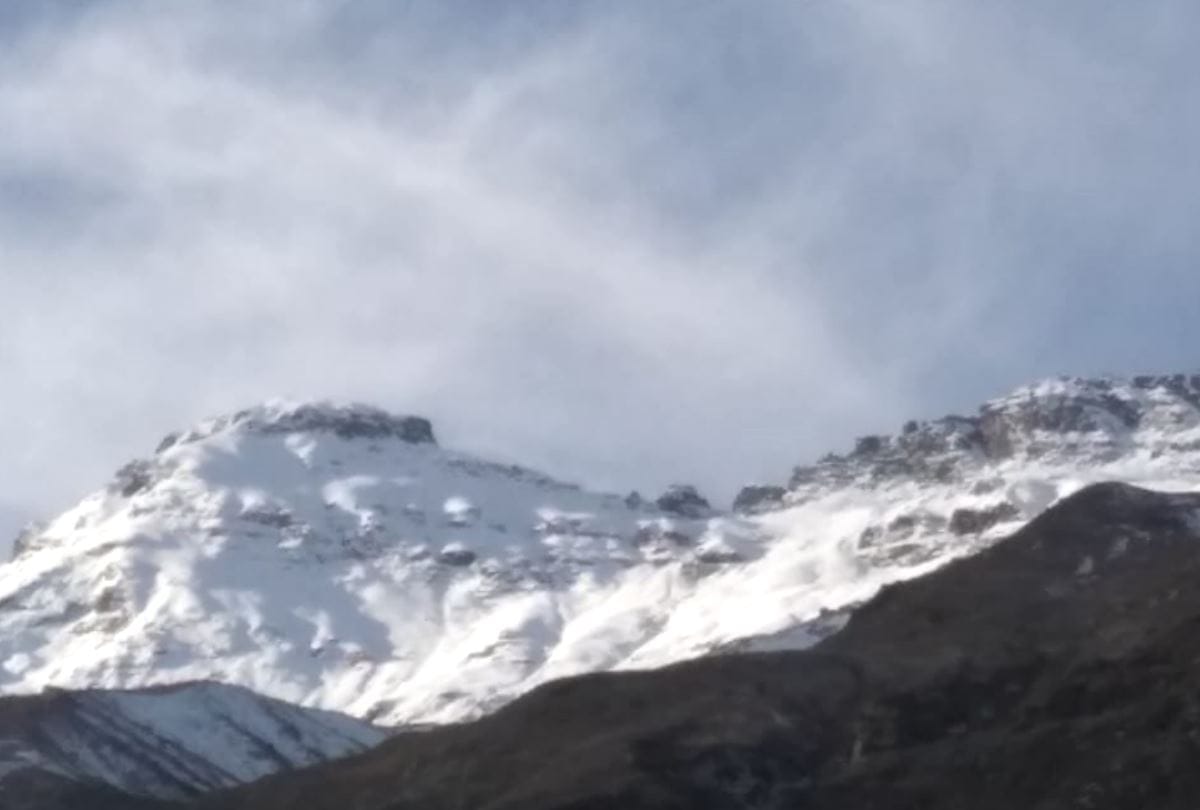Snowfall at Rohtang, live photos.