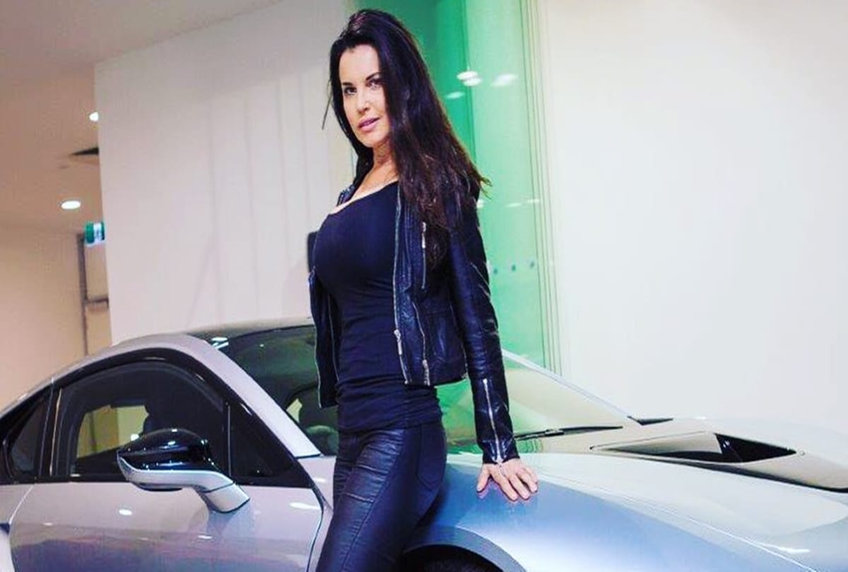 Australian reality TV star Suzi Taylor invited man from Tinder assaults him and demands money