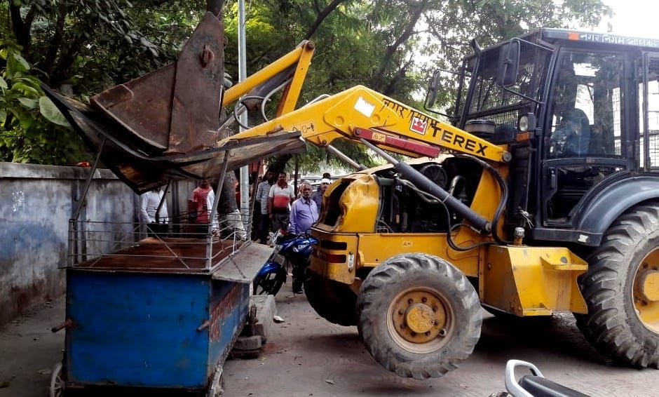 The shop will be sealed if people are seen eating biryani on the road
