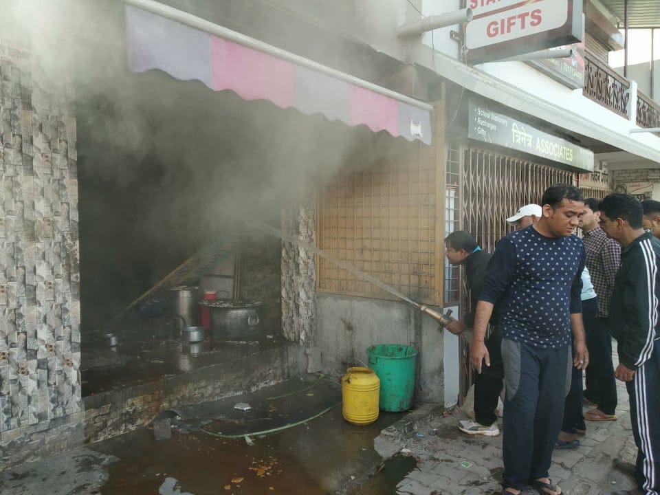 Fire Broke Out in haldwani restaurant and roorkee factory