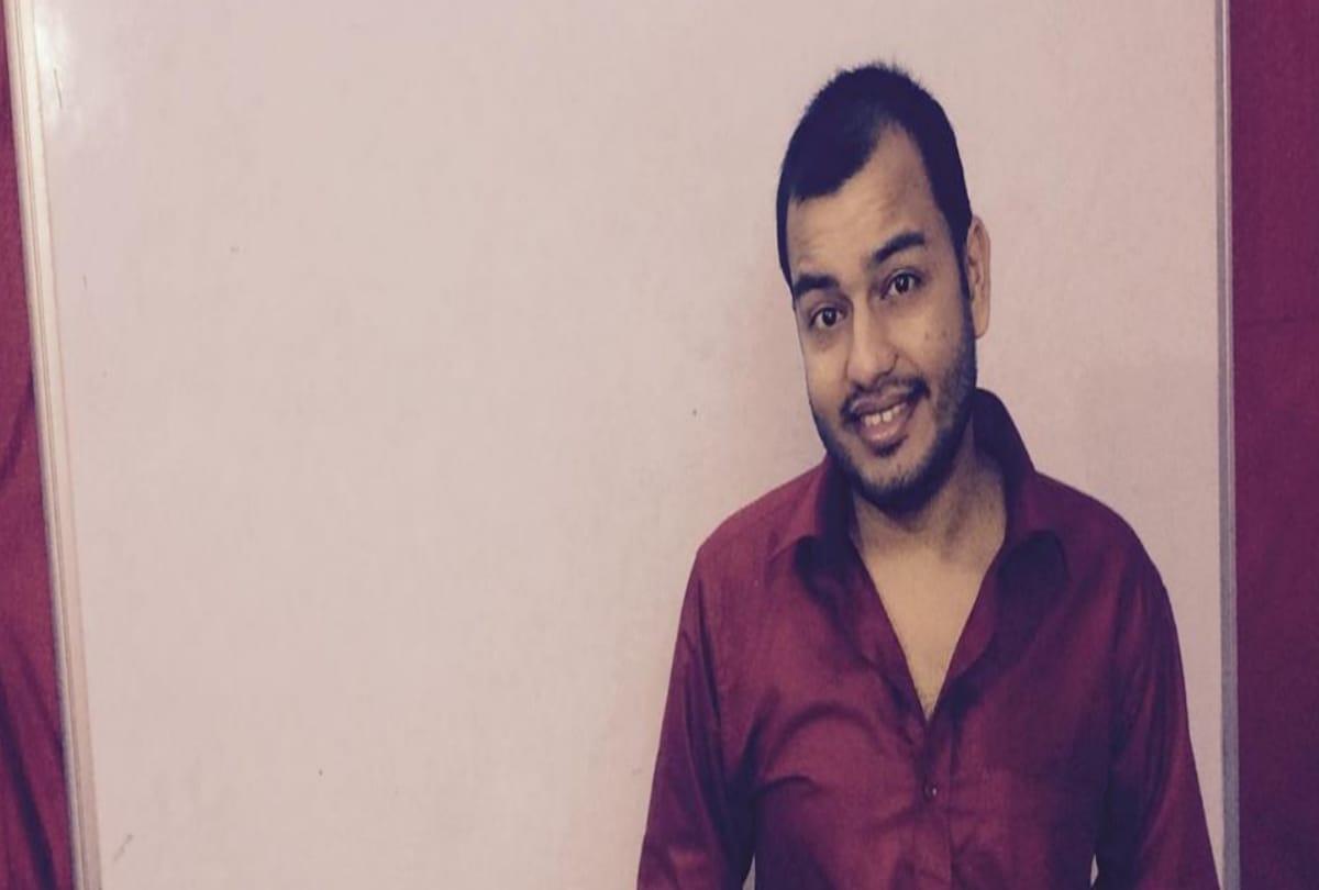 alakh pandey is famous not only in India but also in Pakistan, gives free coaching