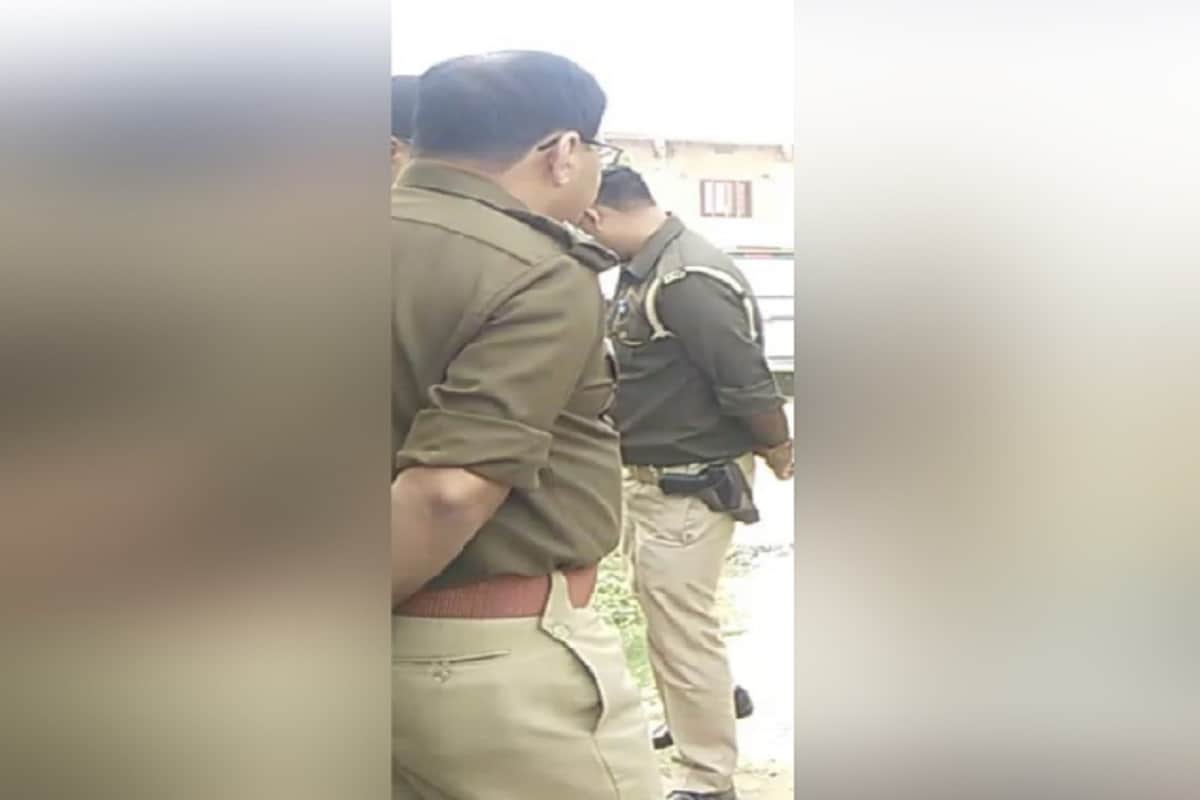 Woman dead body found without cloth in a farm in  Baghpat