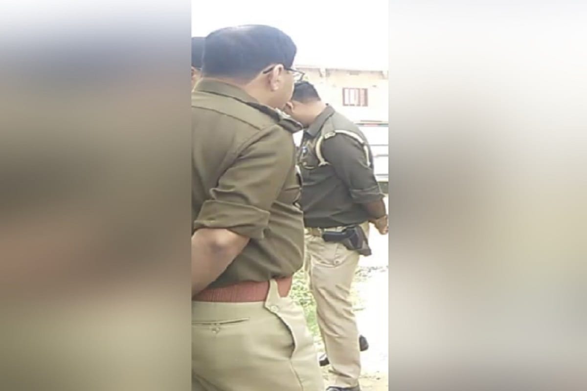 A monkey reached the police station with a packet of bombs in Mawana of Meerut