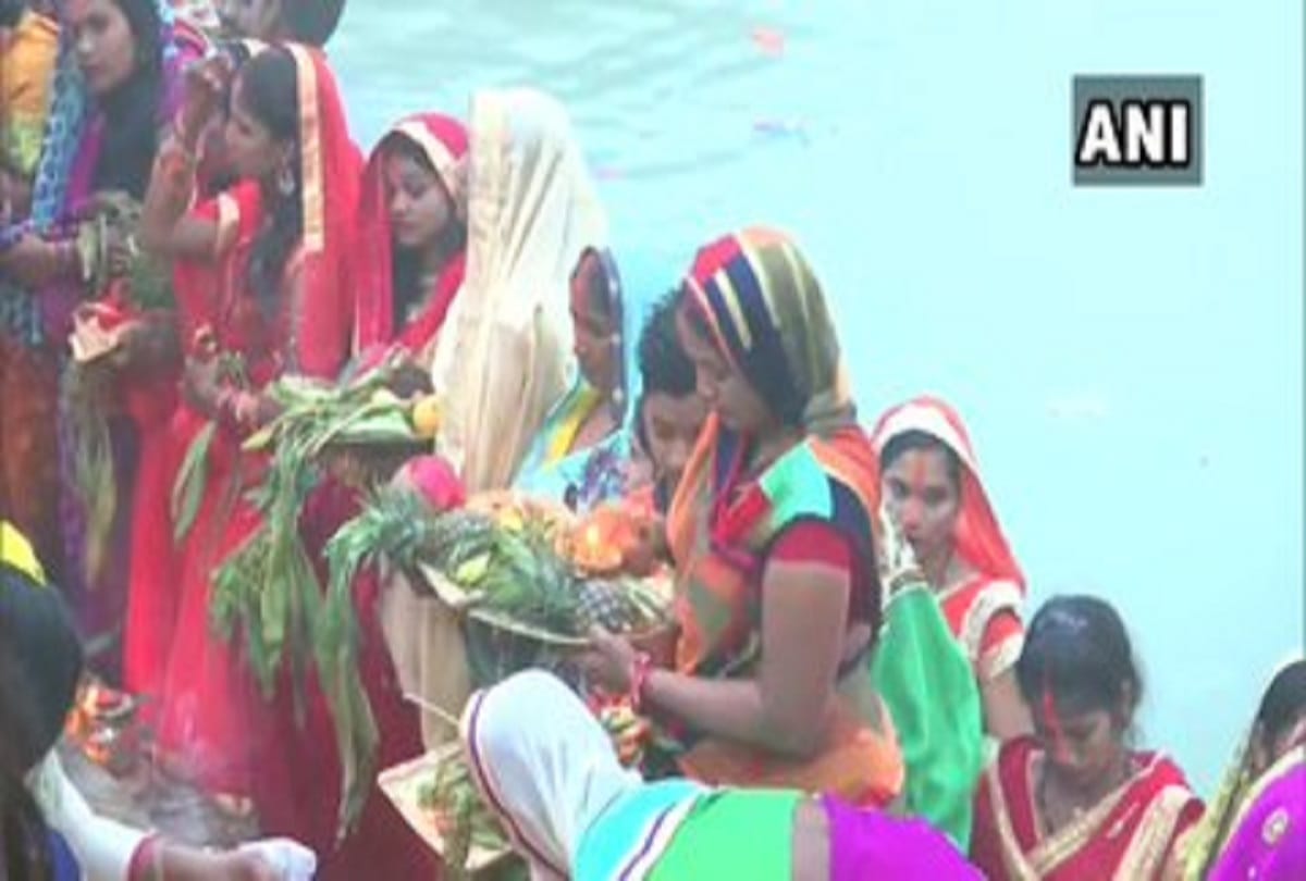 Chhath Puja Mahaparava ends devotees with arghya in the morning people returned home from ghats