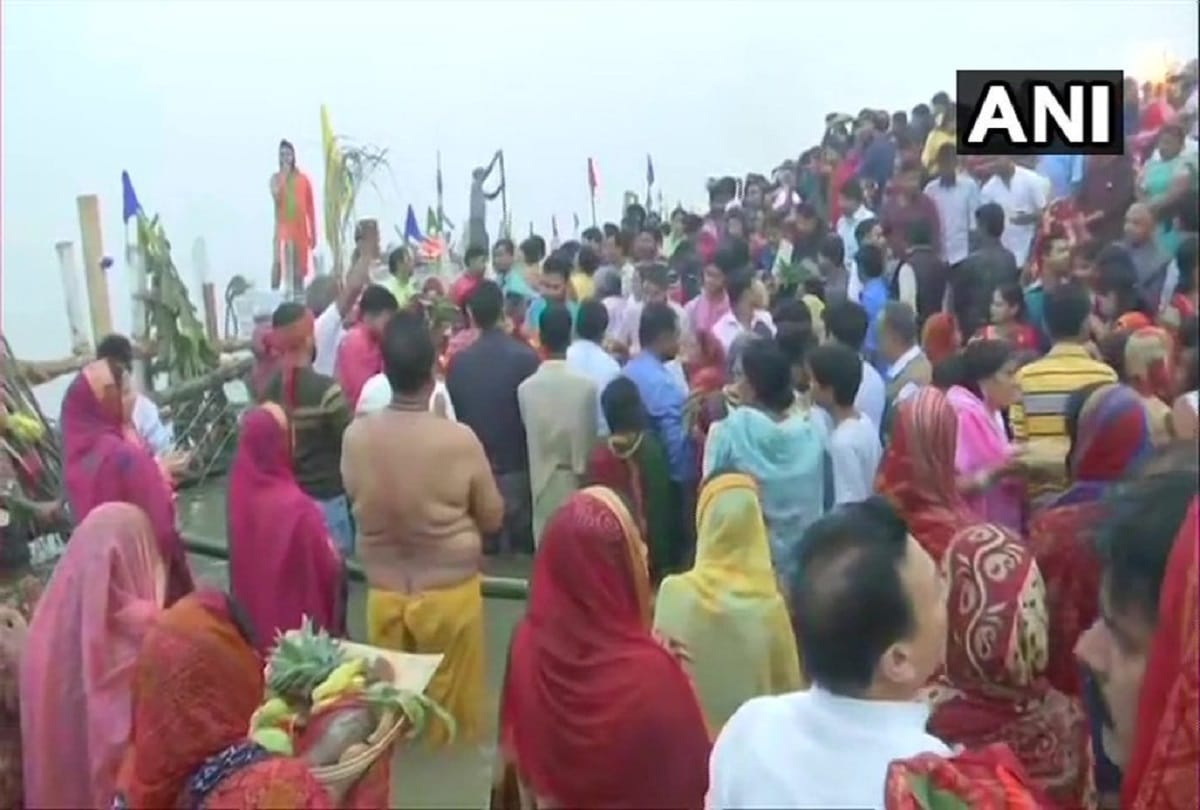 Chhath Puja Mahaparava ends devotees with arghya in the morning people returned home from ghats