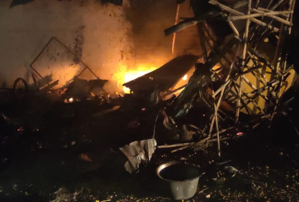 cylinder blast at munshipuliya in gazipur thana kshetra