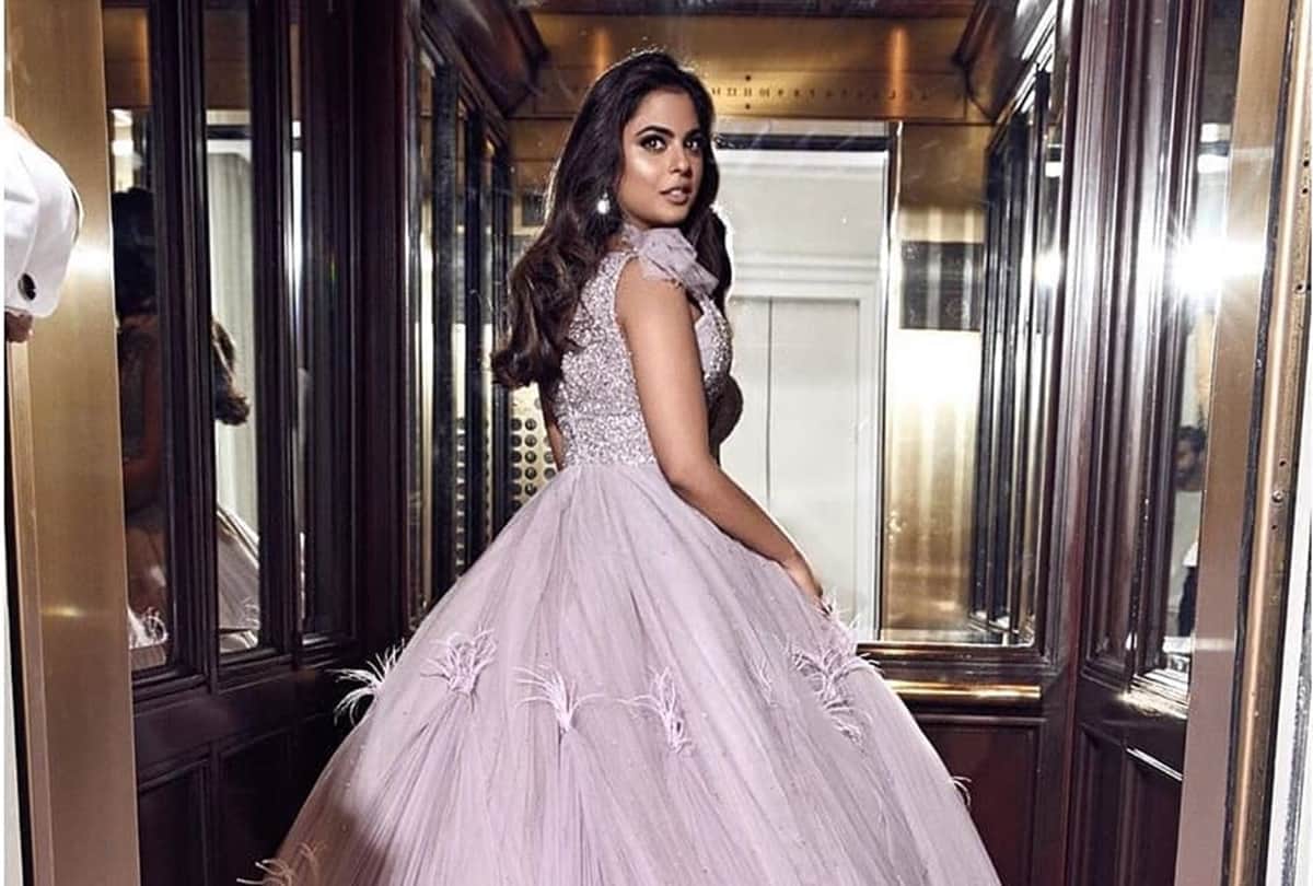 Isha Ambani secret Instagram account with Alia Bhatt Priyanka Chopra kiara advani as followers