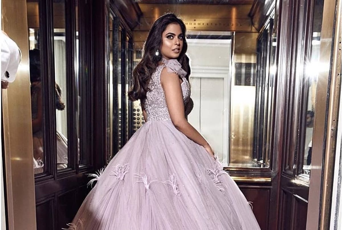 Isha Ambani secret Instagram account with Alia Bhatt Priyanka Chopra kiara advani as followers