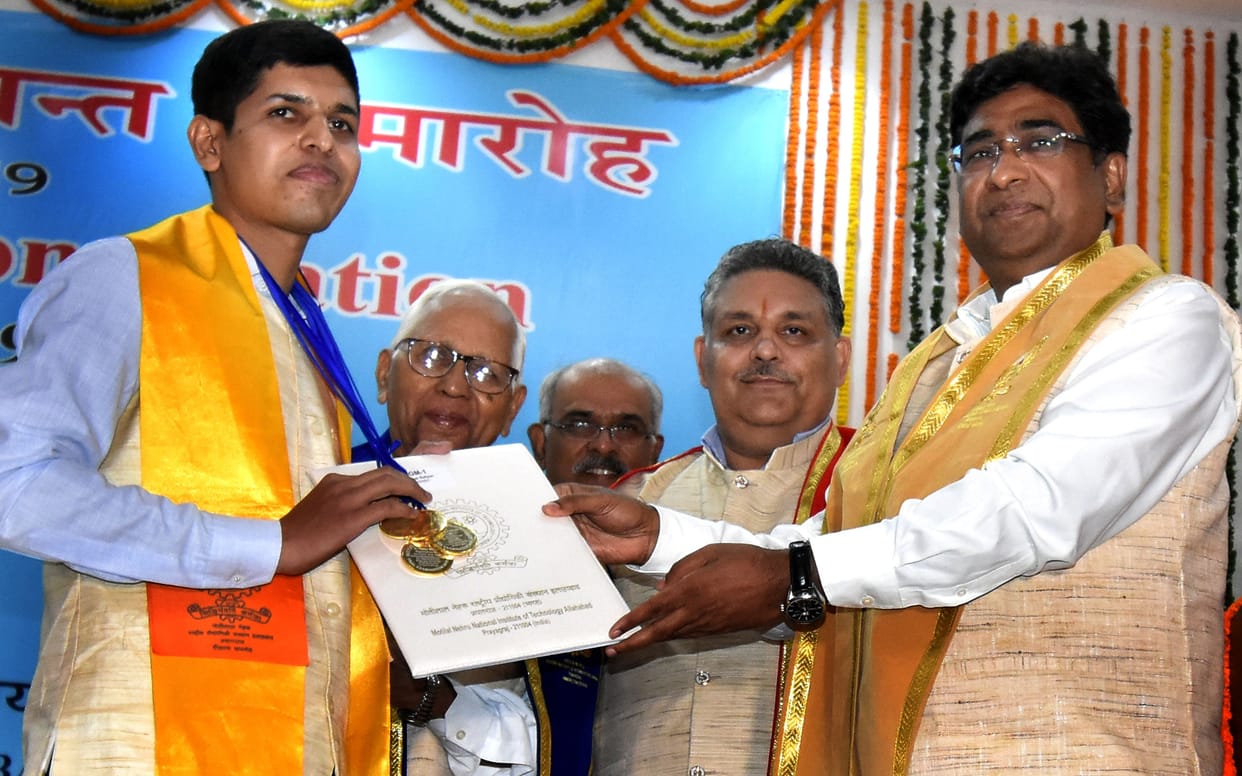 Make railway platform in government service: CRB