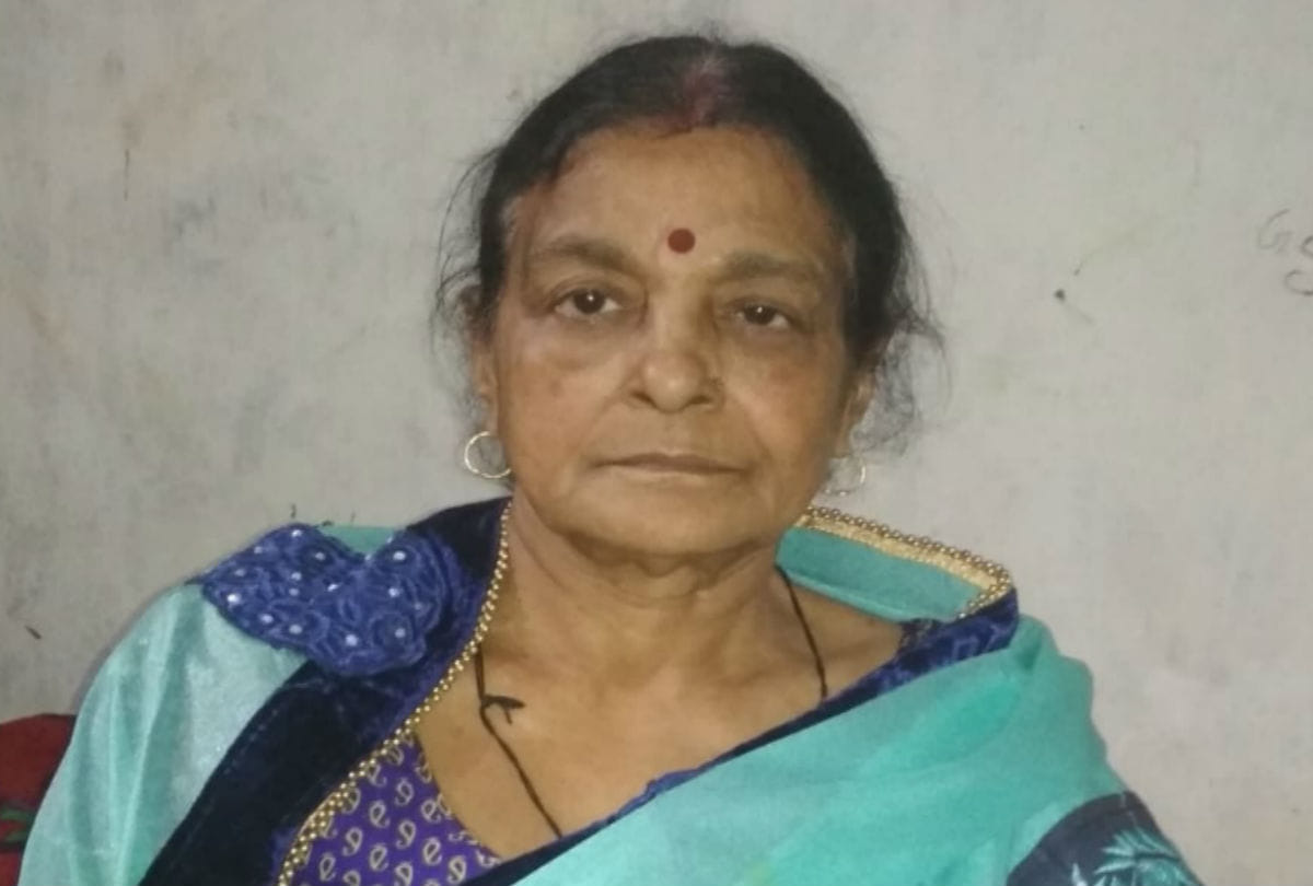sons expelled old parents from home