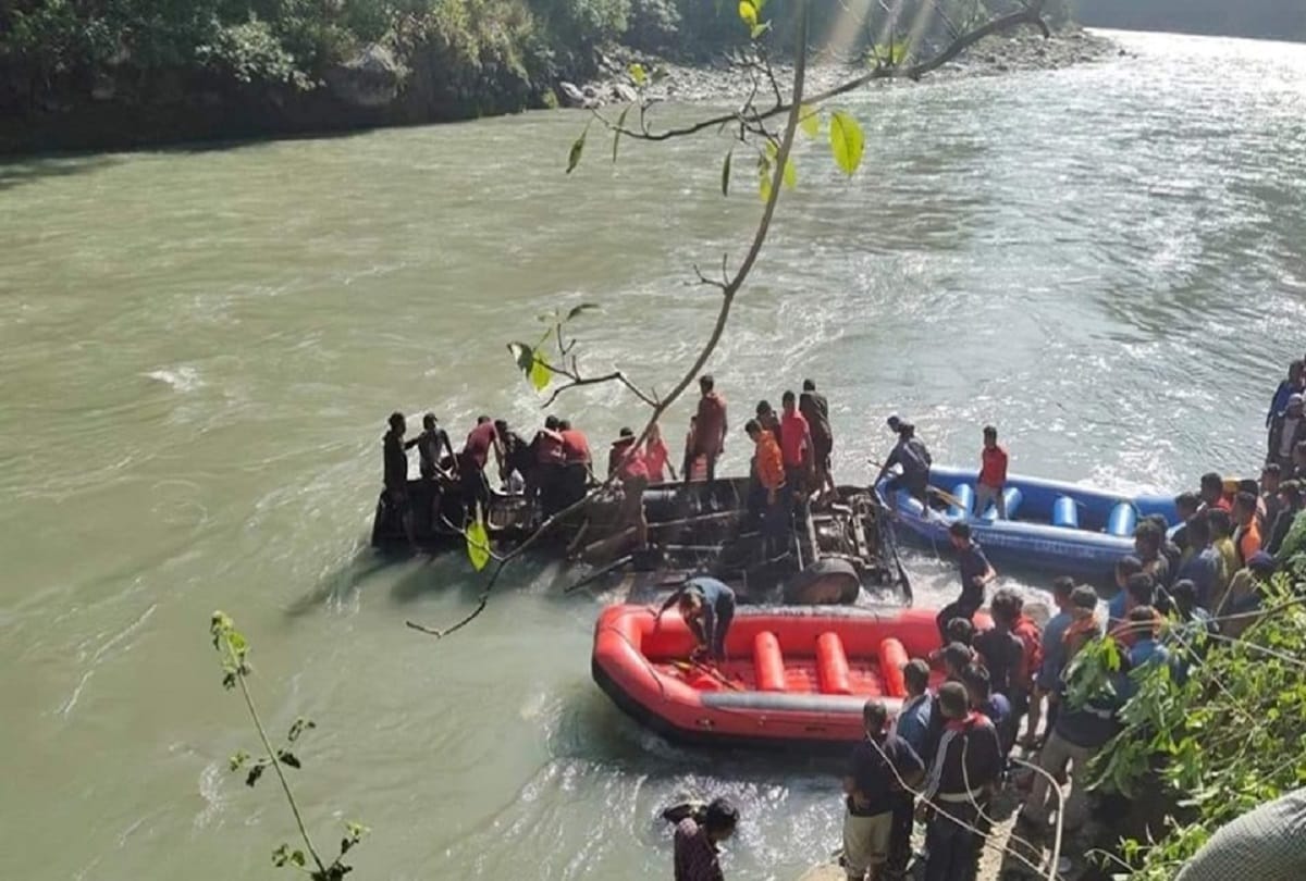 Nepal bus en route to Kathmandu from Maga Deurali of Dolkaha plunged into Sunkoshi River