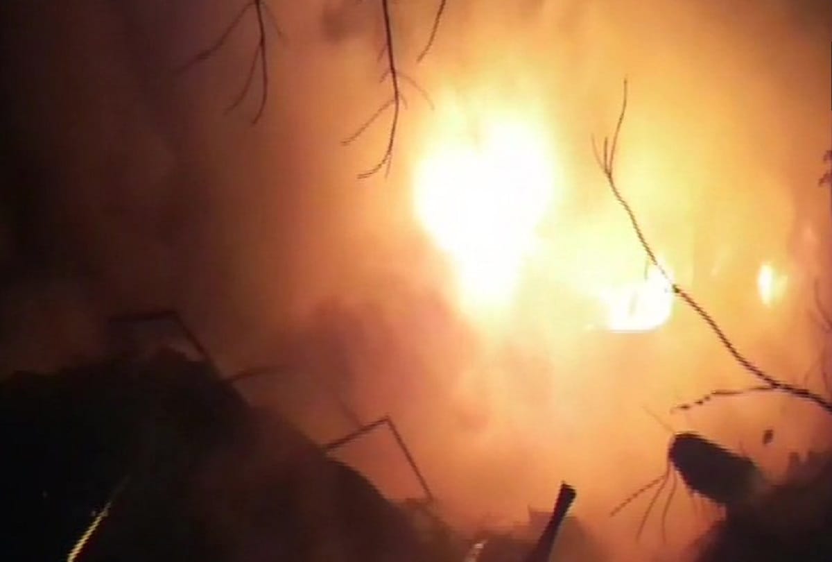 Fire broke out in a factory in Peeragarhi delhi