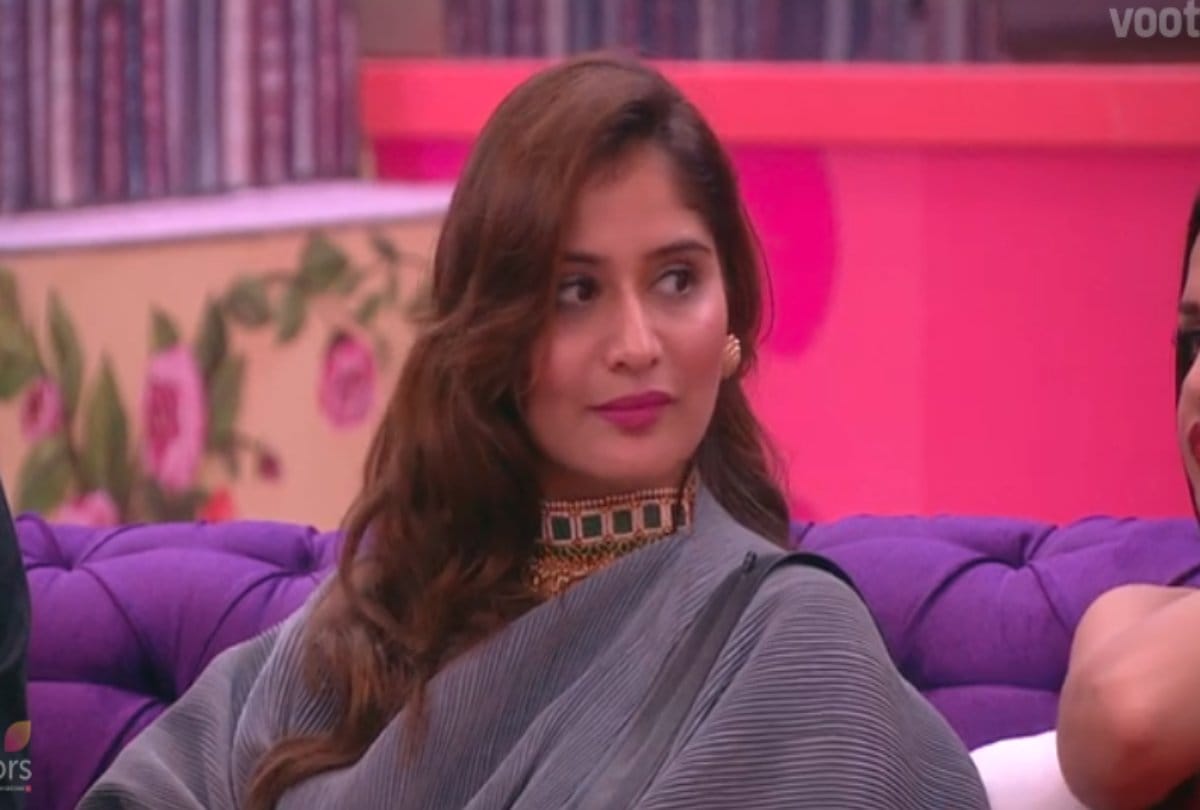 Bigg Boss 13 Aarti Singh fight with Rashami Desai over her relationship with Siddharth Shukla