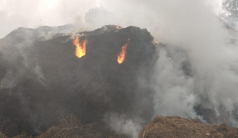 Burning bitumen and straw wells with a spark of firecrackers