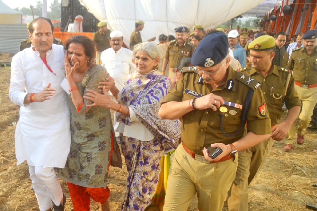 Women has ruckus in Chief Minister yogi Rally at Baghpat district of Uttar Pradesh