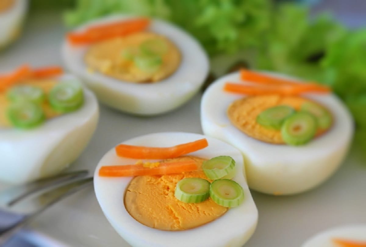 egg yolk or egg white which which is more beneficial for health