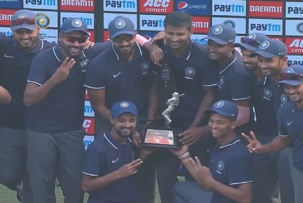 Shubman Gill  breaksvirat kohlis 10-yr-old record in Deodhar Trophy 