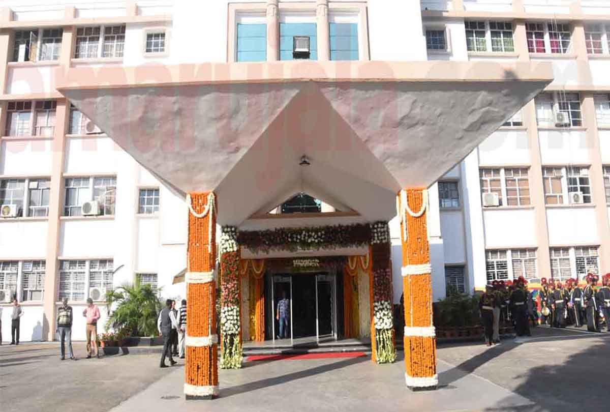 Governance will run from Jammu for six months, court will open for two hours everyday for people