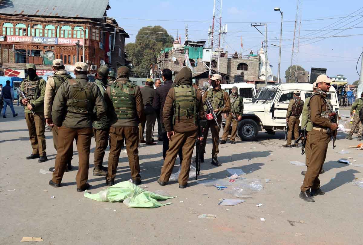 20 injured in a grenade attack in market on Maulana Azad road in Srinagar