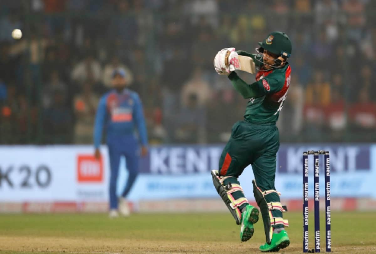 Two bangladeshi player vomit during firts t20 match against india in delhi