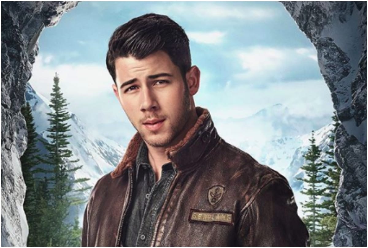 nick jonas uses wife priyanka chopra's beauty products