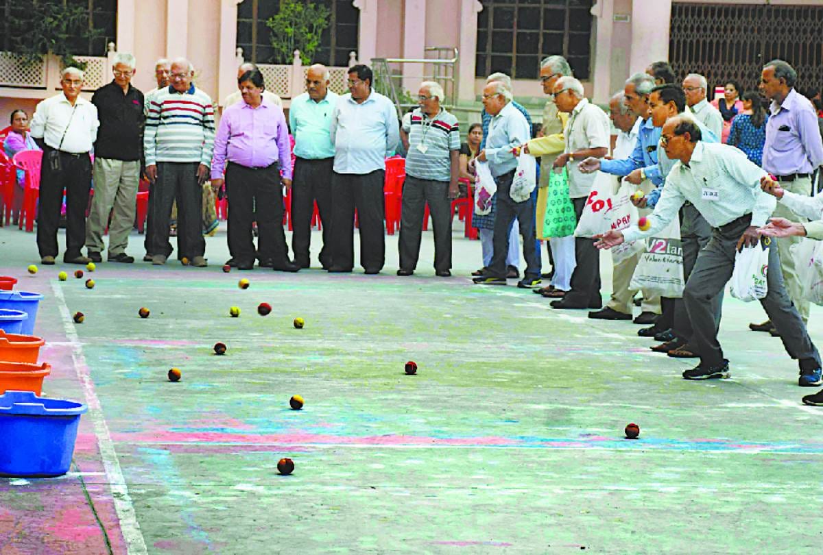 program of varisth nagrik jankalyan samiti in lucknow