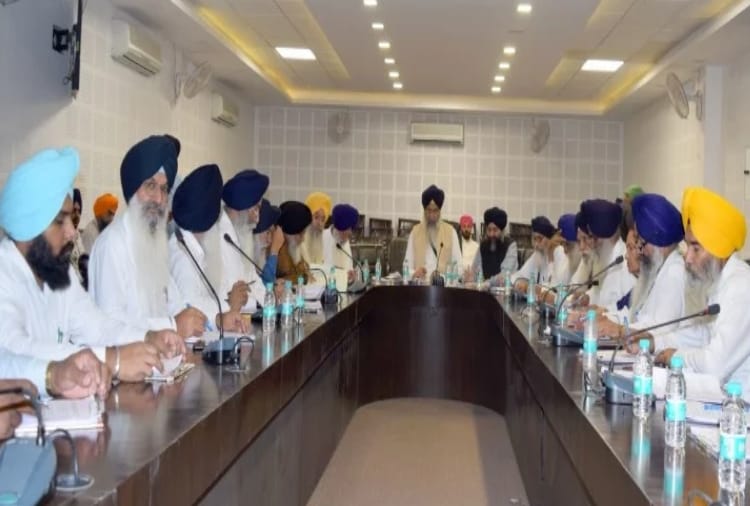 captain should come on SGPC stage, says longowal