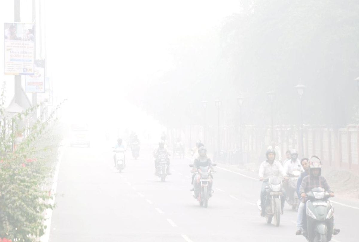 smog cover taj mahal due to air pollution in agra