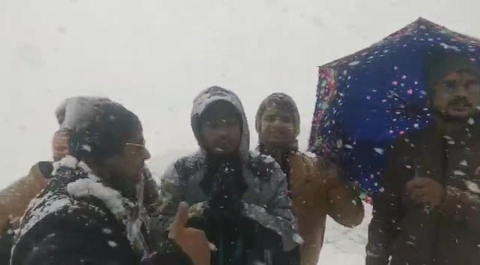 Snowfall Awesome photos from badrinath and kedarnath vasudhara
